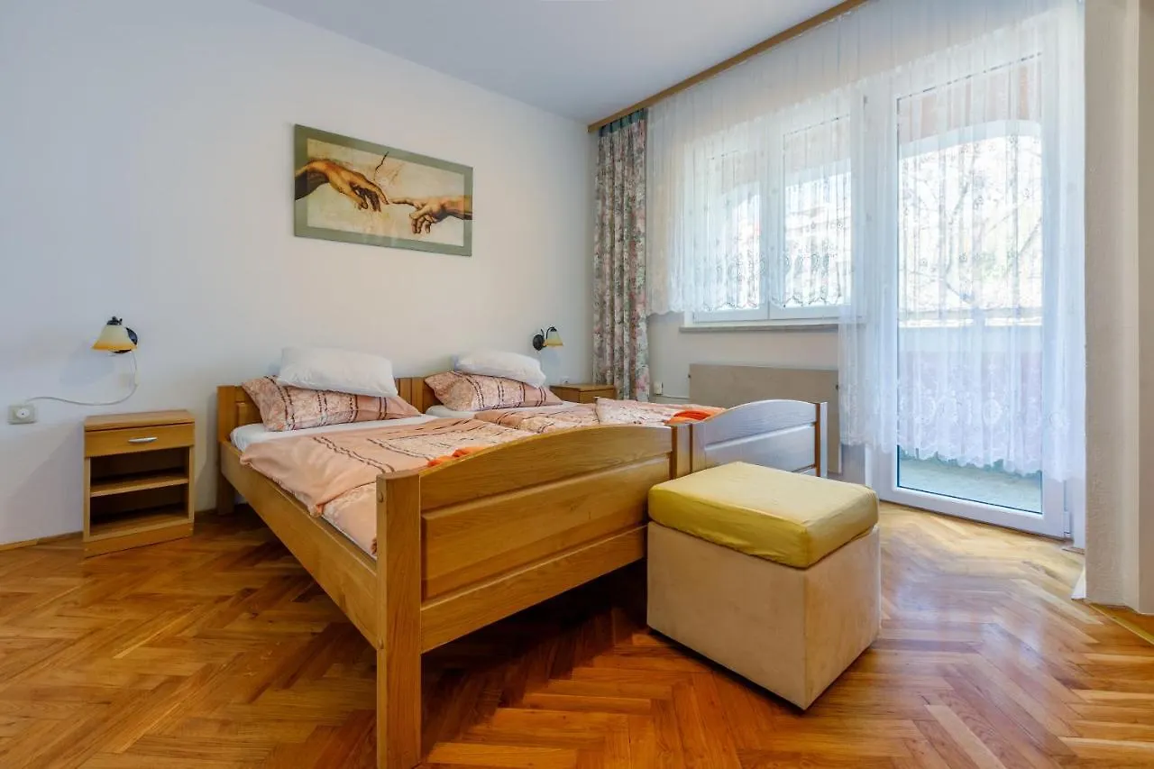 Apartments Villa 7 Crikvenica