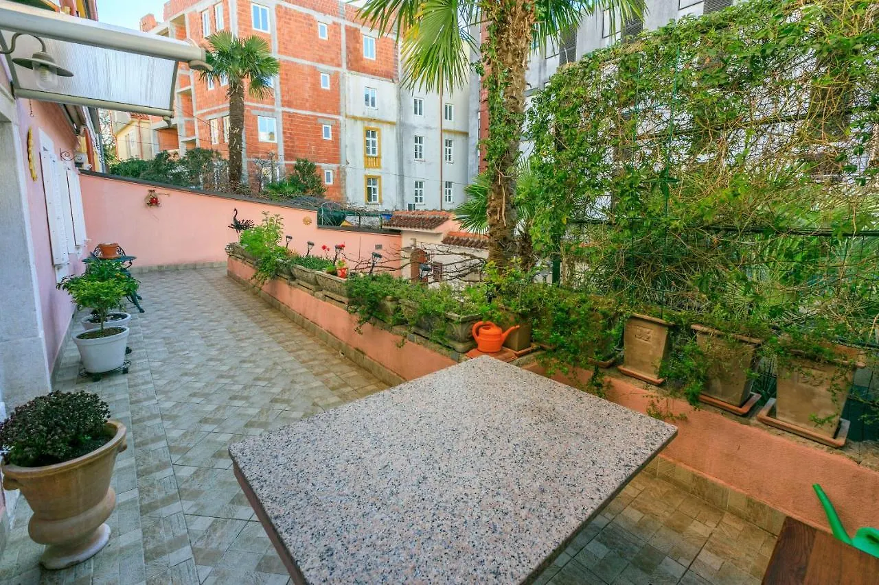 Apartments Villa 7 Crikvenica
