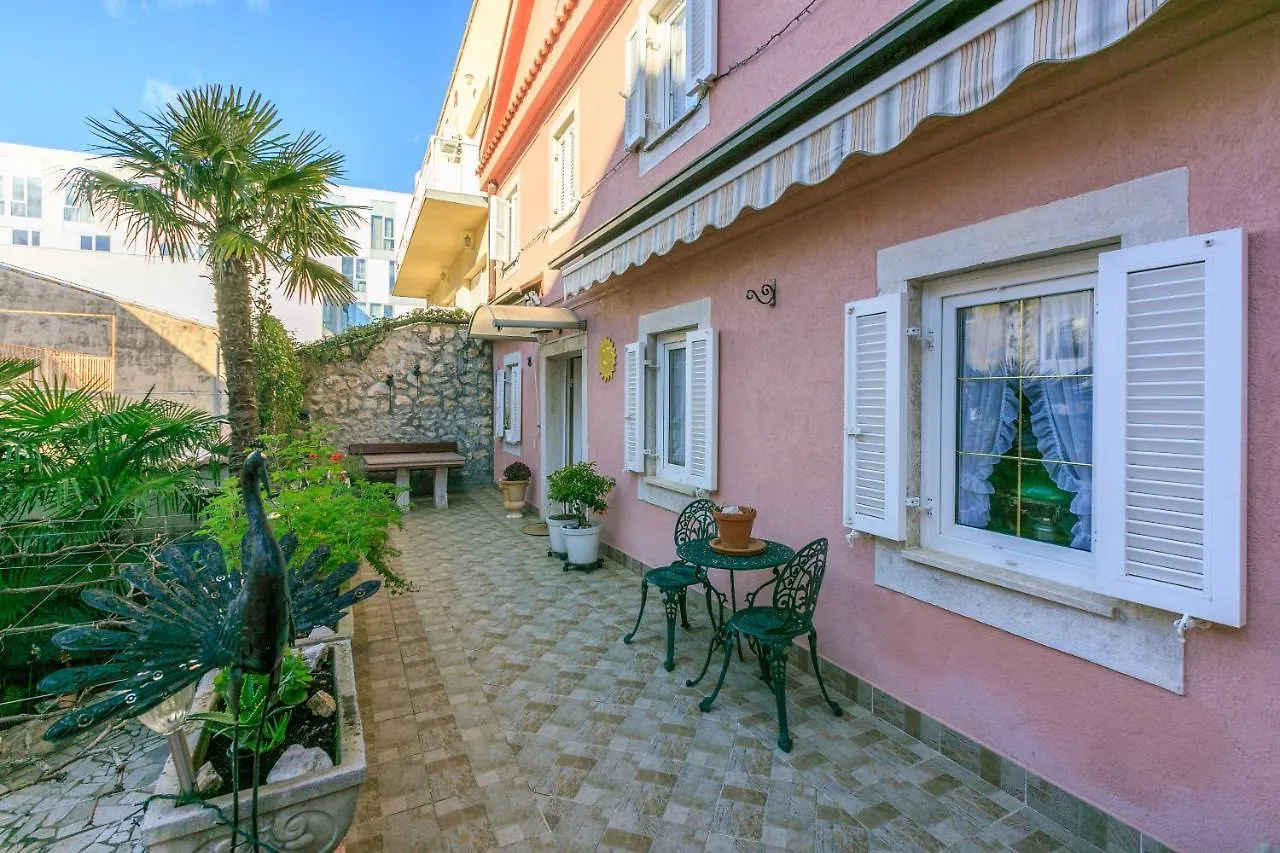 Apartments Villa 7 Crikvenica 0*,